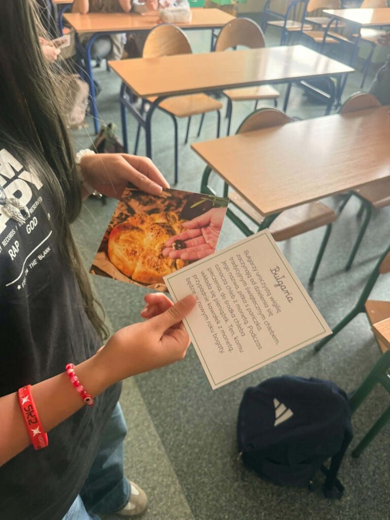 Warsztaty o kulturze ludowej w Szkole Podstawowej nr 32 w Kielcach – zdjęcie 1.